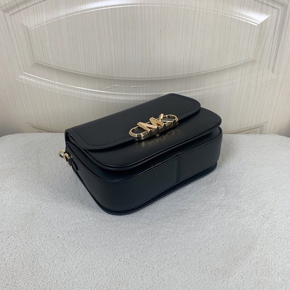 M&K Parker Leather Crossbody Bag - Picture 2 of 5